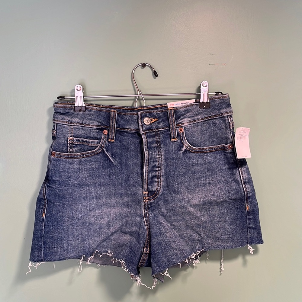Old Navy sky high shorts size 2